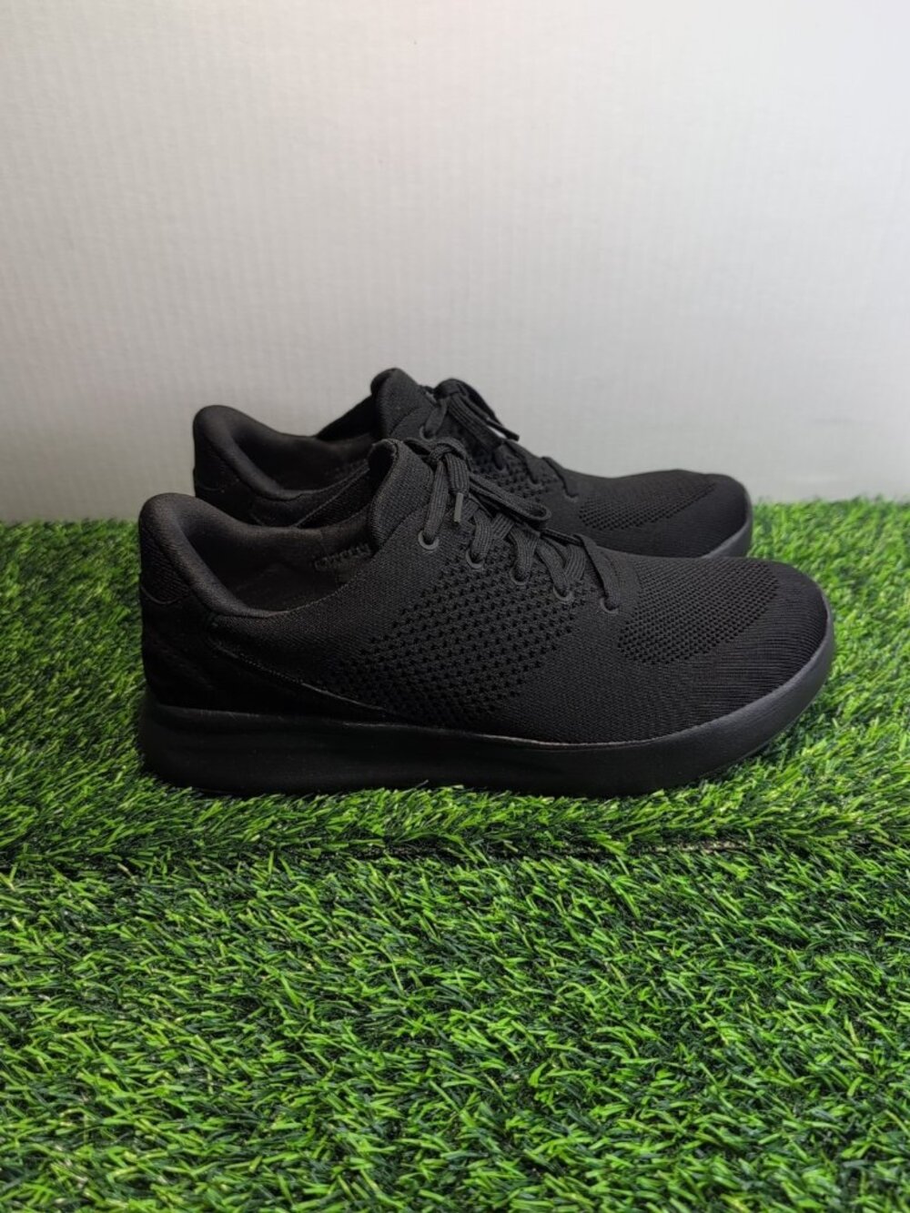 KIZIK UNISEX LIMA SNEAKERS BLACKOUT SIZE M 11  W 12.5 X-WIDE NEW